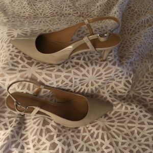 Used Calvin Klein Size 11 Kitten Heels